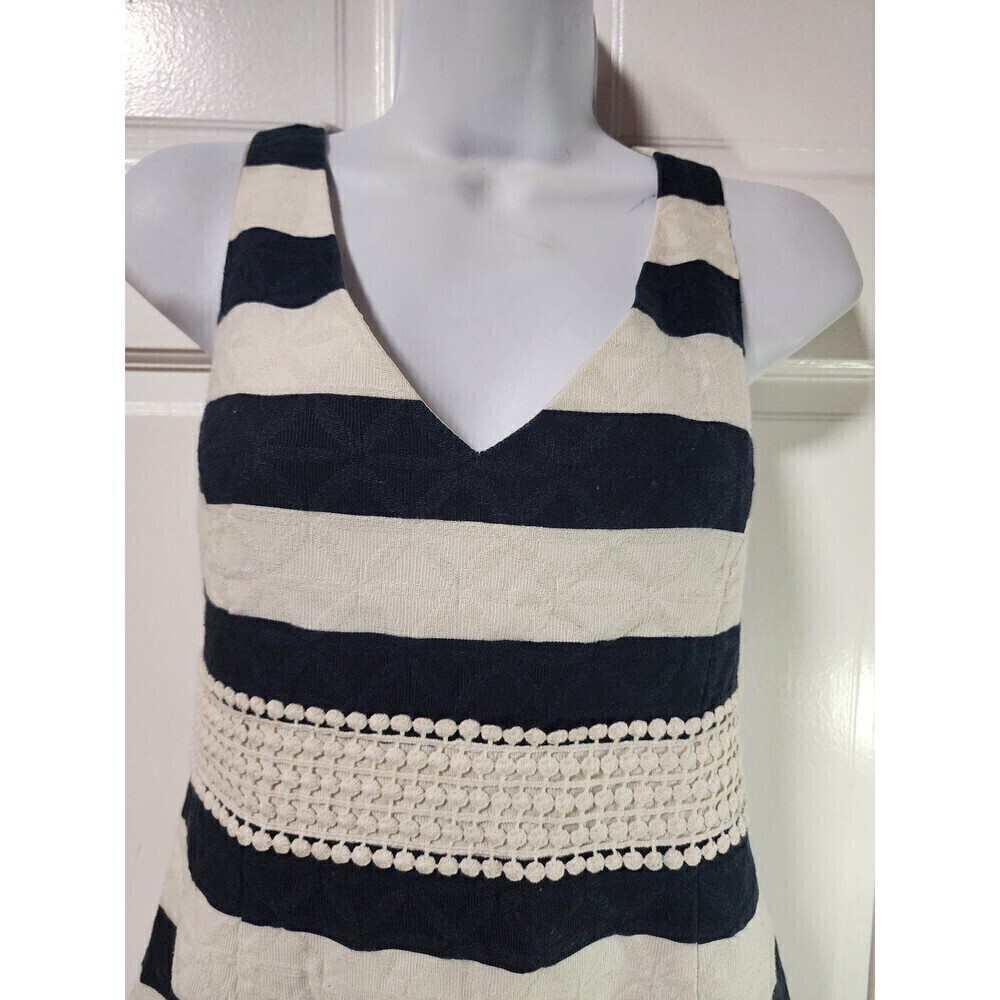Just Taylor Just TaylorClassic and Timeless Black and lvory Striped V-Neck 4 - Picture 12 of 12